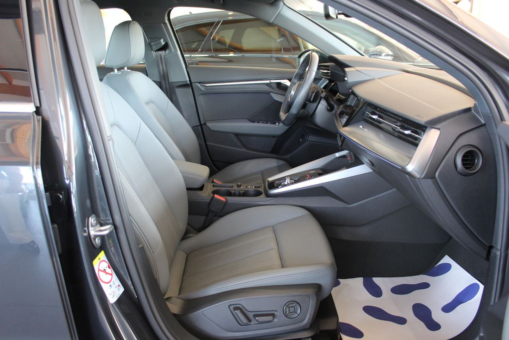 Audi A3 2023 г. Серый, пробег 52000 км