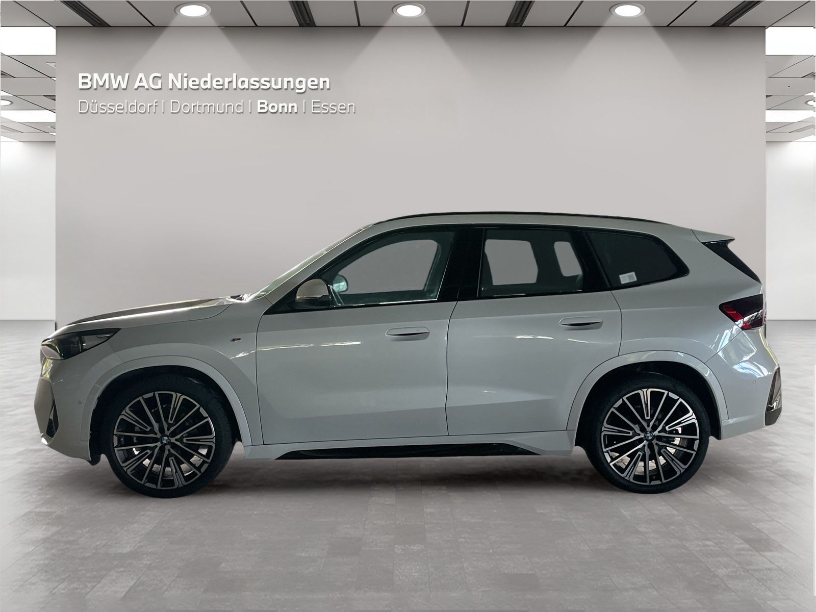 BMW X1 2025 г. Белый, пробег 22881 км