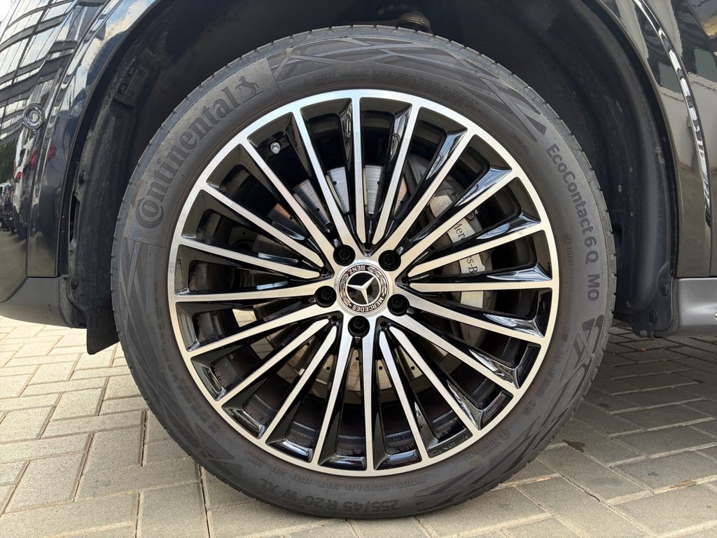 Mercedes-Benz GLC 300 2025 г. Чёрный, пробег 21000 км