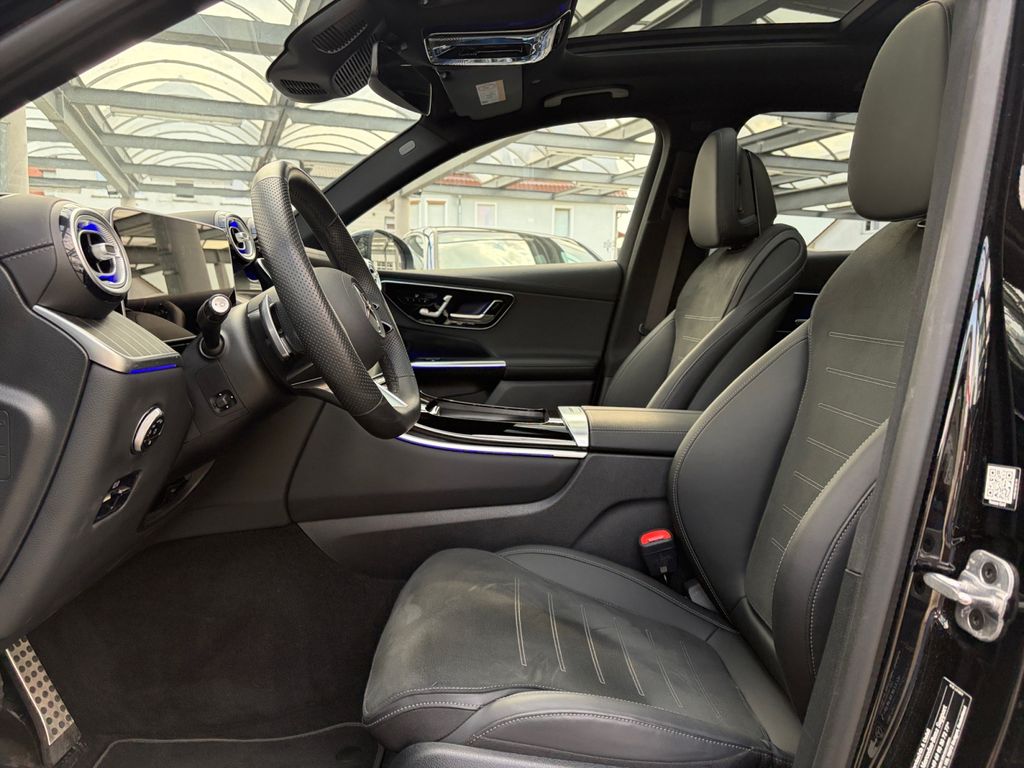 Mercedes-Benz GLC 300 2025 г. Чёрный, пробег 21000 км