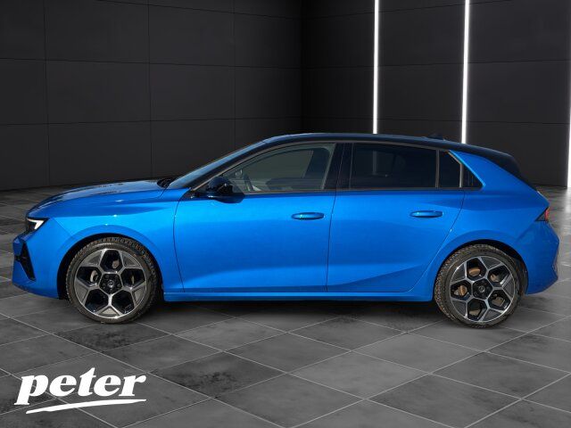 Opel Astra 2023 г. Синий, пробег 48172 км