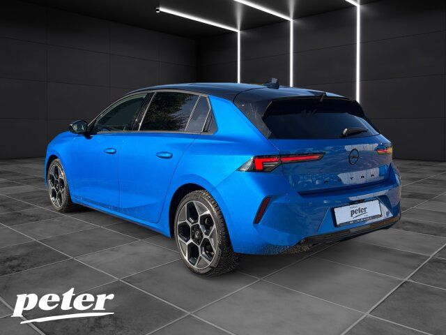 Opel Astra 2023 г. Синий, пробег 48172 км
