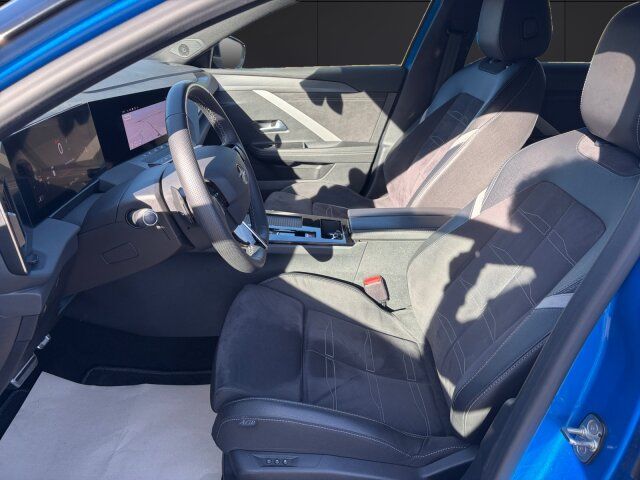 Opel Astra 2023 г. Синий, пробег 48172 км