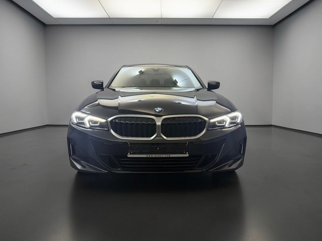 BMW 320 2023 г. Чёрный, пробег 50000 км
