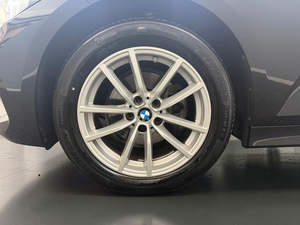 BMW 320 2023 г. Чёрный, пробег 50000 км