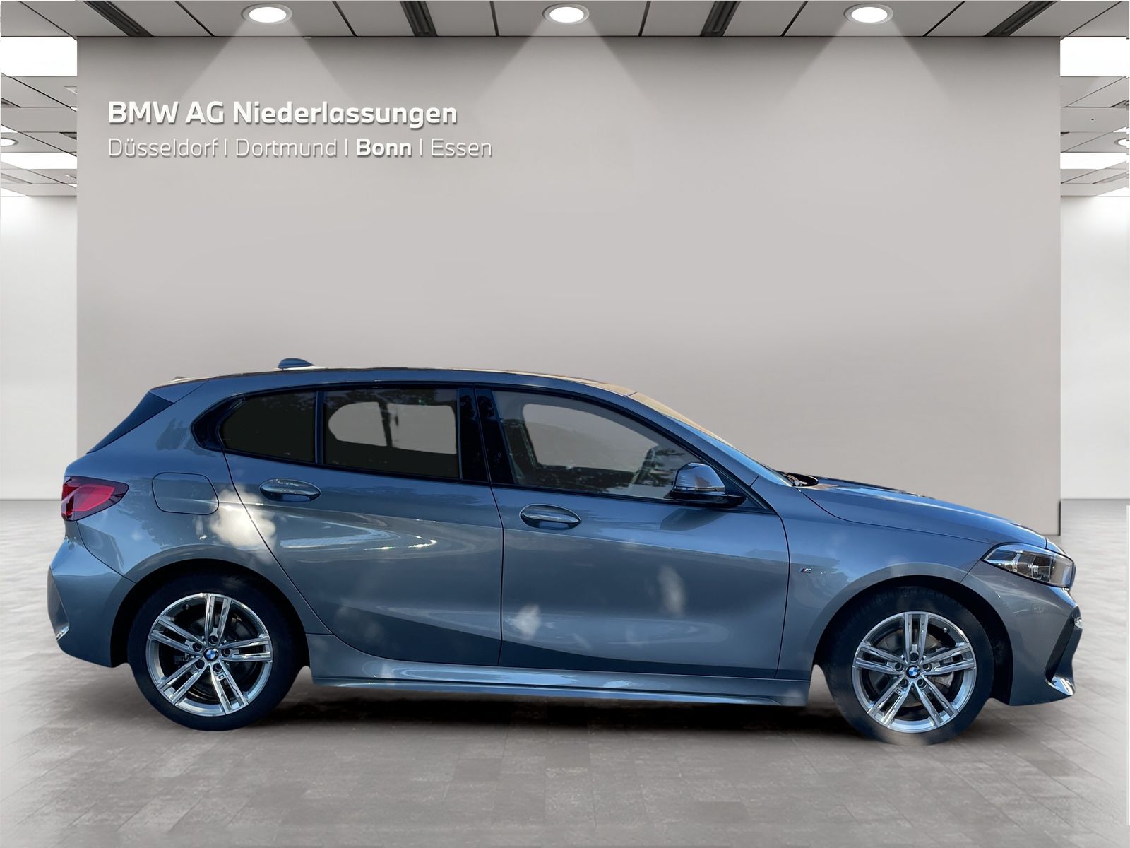 BMW 118 2023 г. Серый, пробег 36284 км