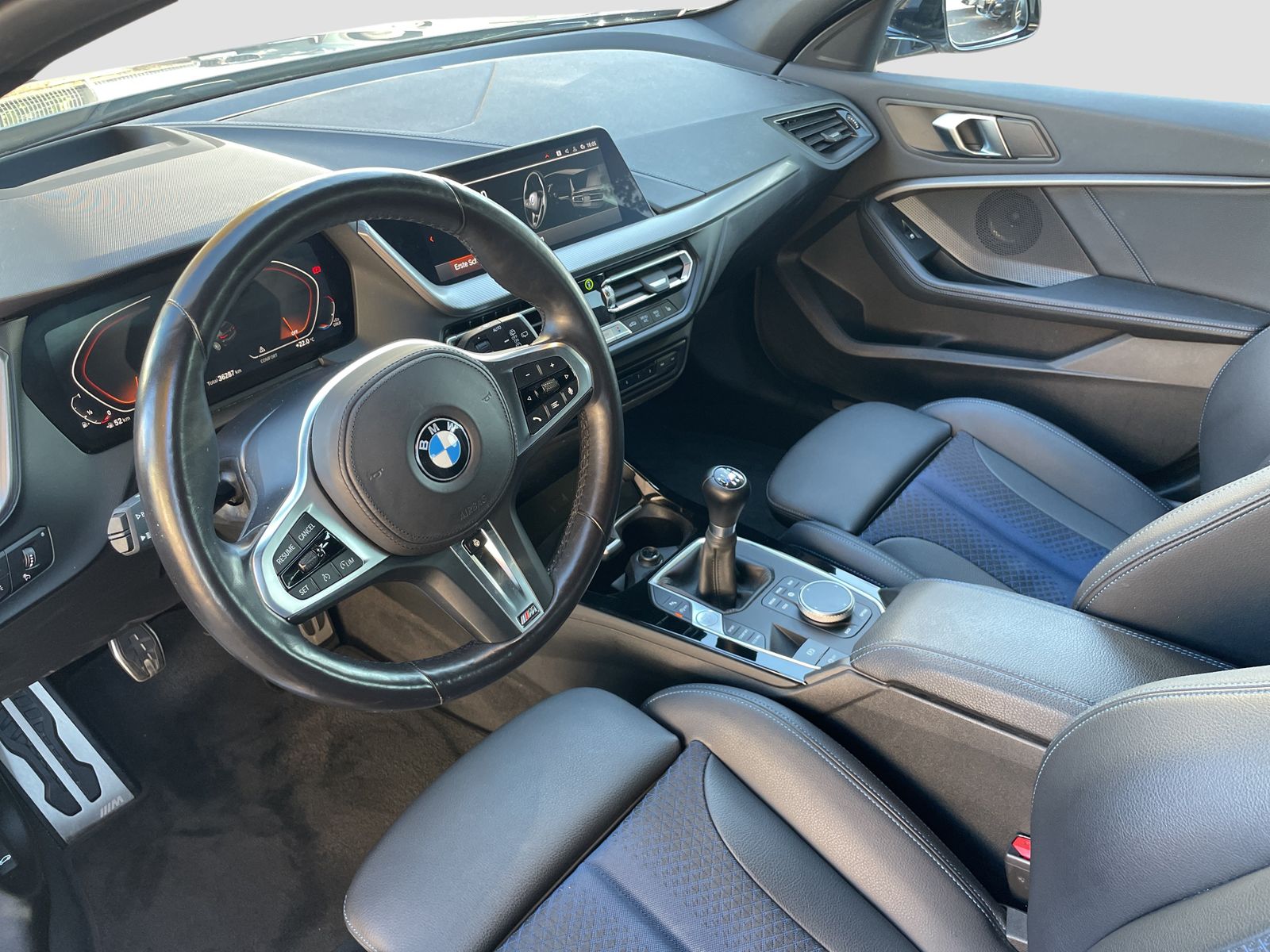 BMW 118 2023 г. Серый, пробег 36284 км