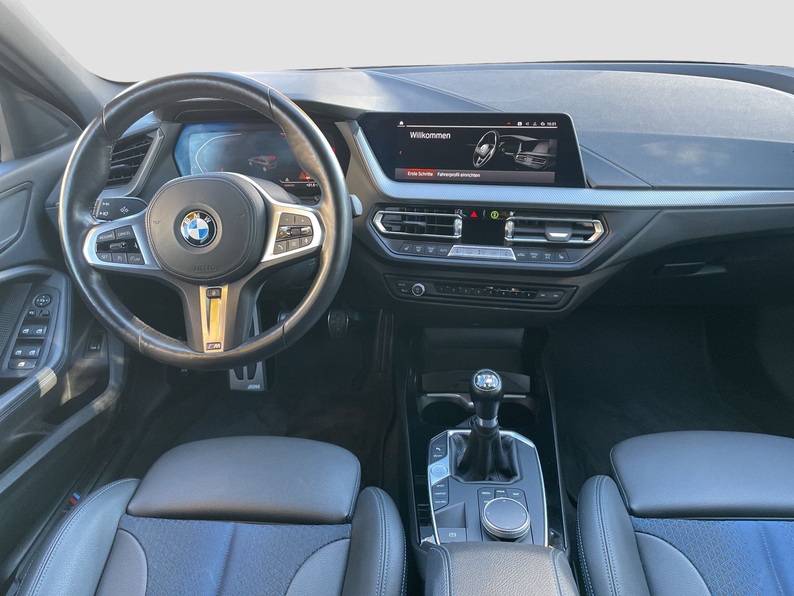 BMW 118 2023 г. Серый, пробег 36284 км