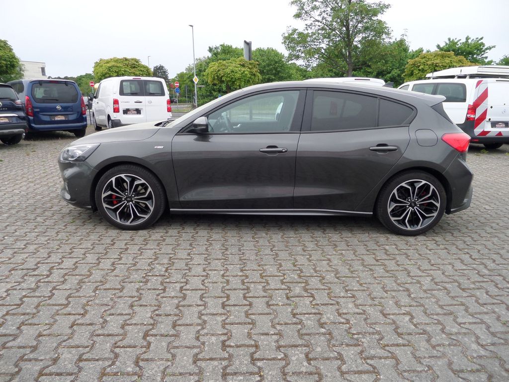Ford Focus 2021 г. Серый, пробег 50000 км