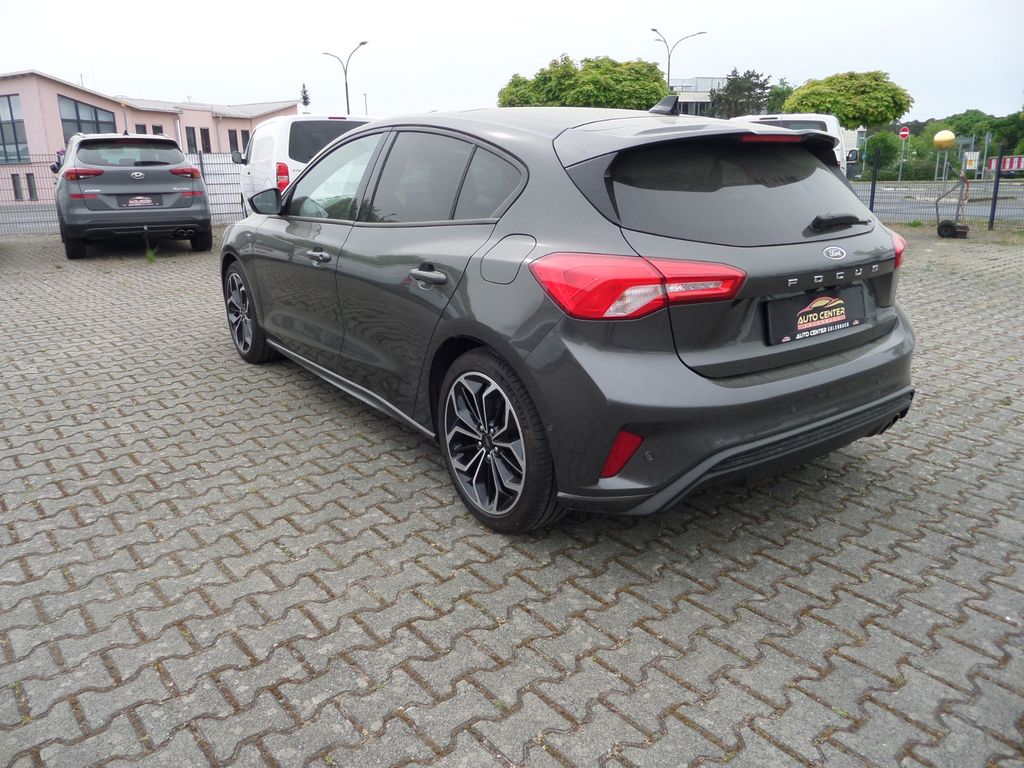 Ford Focus 2021 г. Серый, пробег 50000 км