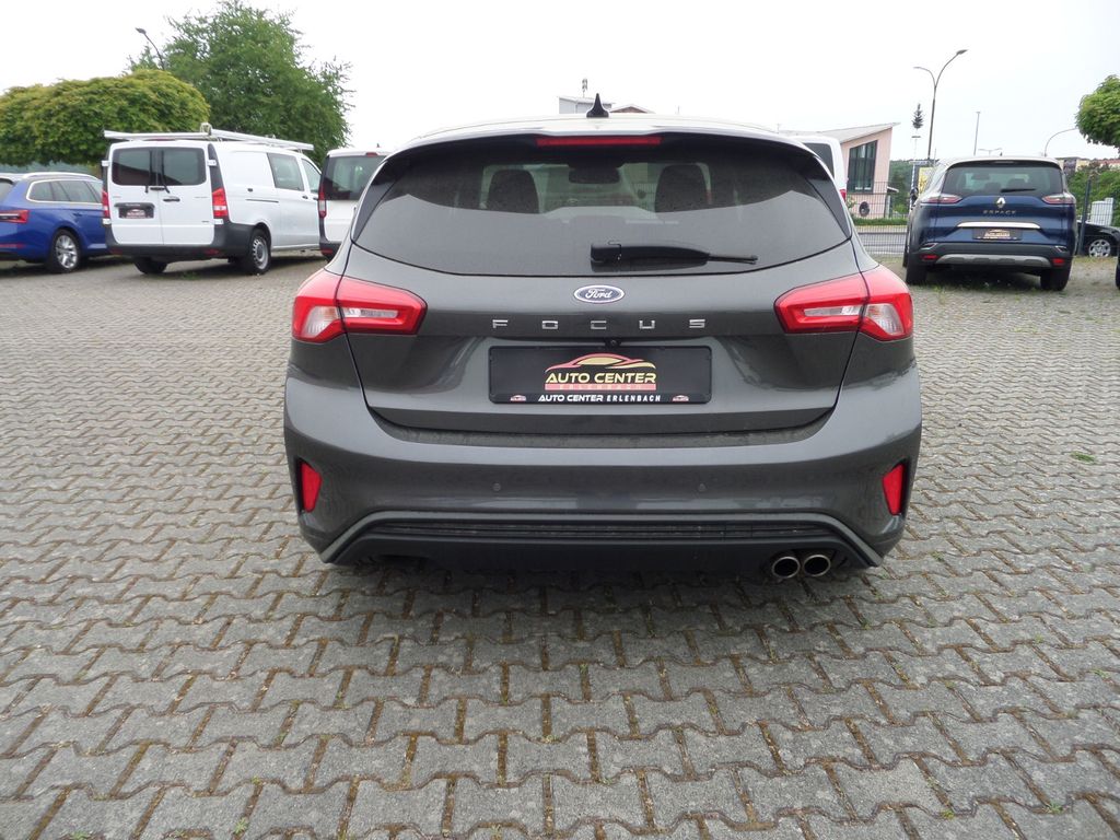 Ford Focus 2021 г. Серый, пробег 50000 км