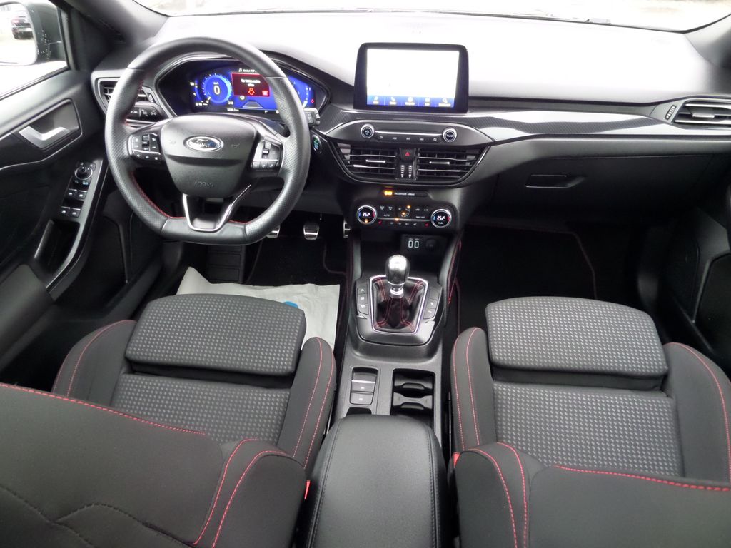 Ford Focus 2021 г. Серый, пробег 50000 км