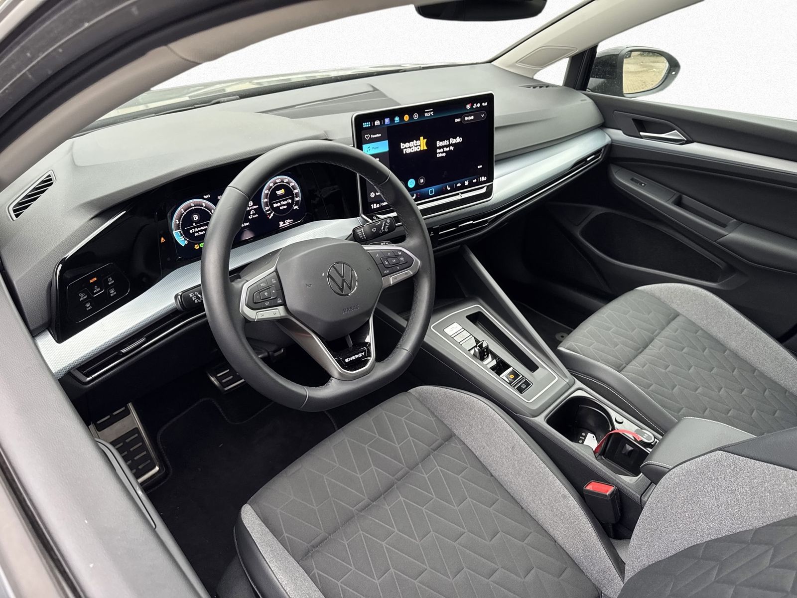 Volkswagen Golf 2026 г. Серый, пробег 18900 км