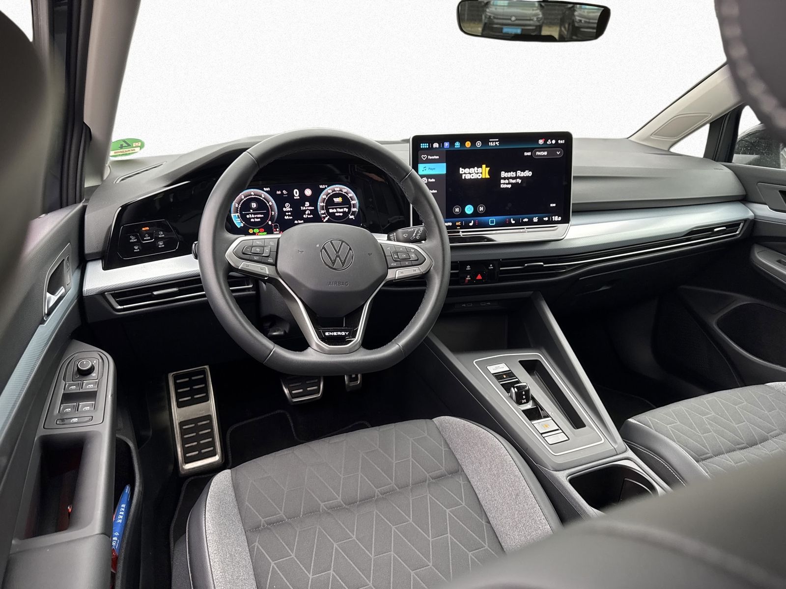Volkswagen Golf 2026 г. Серый, пробег 18900 км