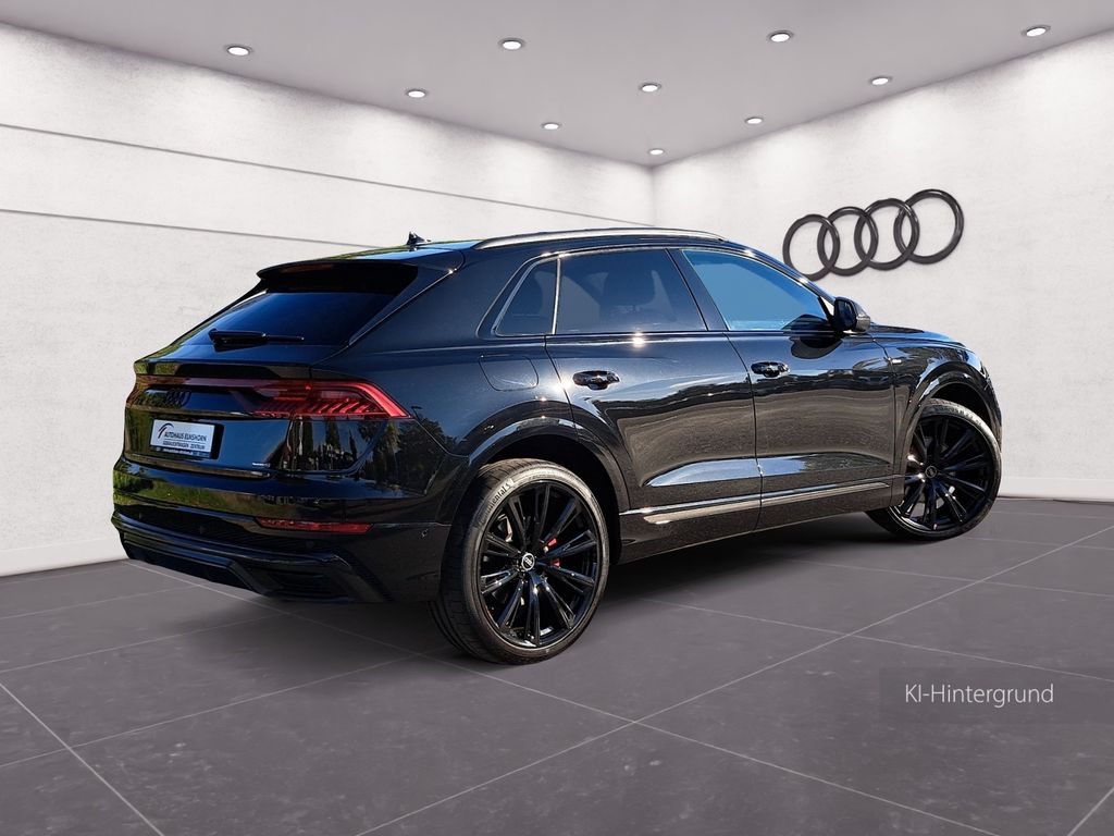 Audi Q8 2023 г. Чёрный, пробег 33050 км