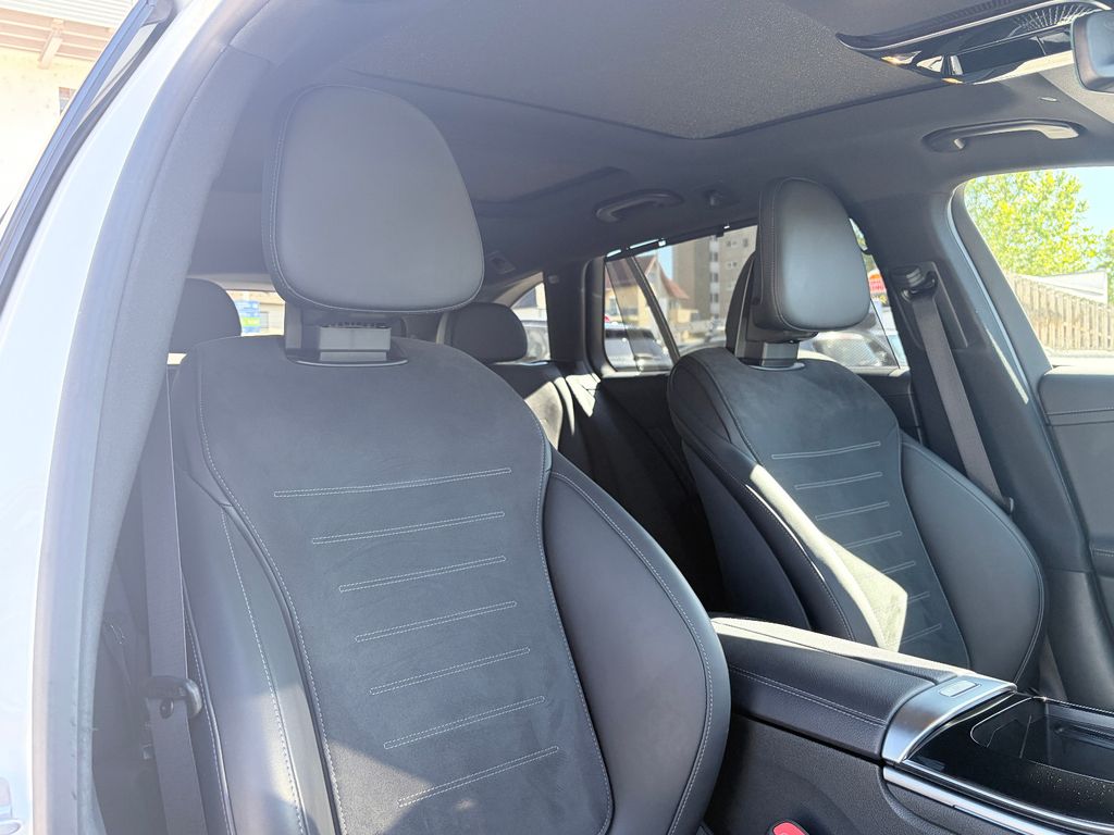 Mercedes-Benz C 300 2024 г. Белый, пробег 41000 км