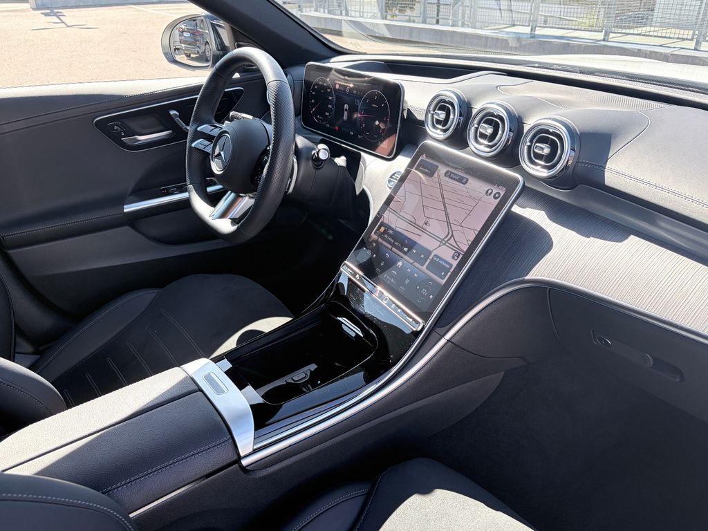 Mercedes-Benz C 300 2024 г. Белый, пробег 41000 км