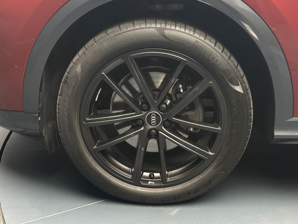 Audi Q5 2025 г. Красный, пробег 41000 км