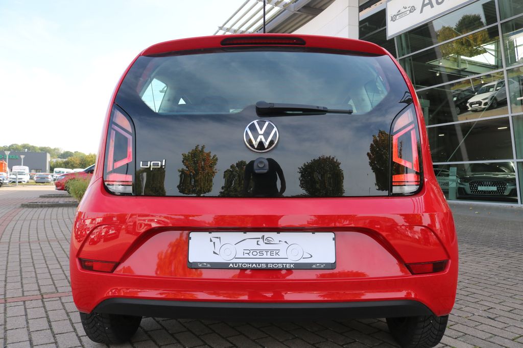 Volkswagen up! 2023 г. Красный, пробег 58230 км