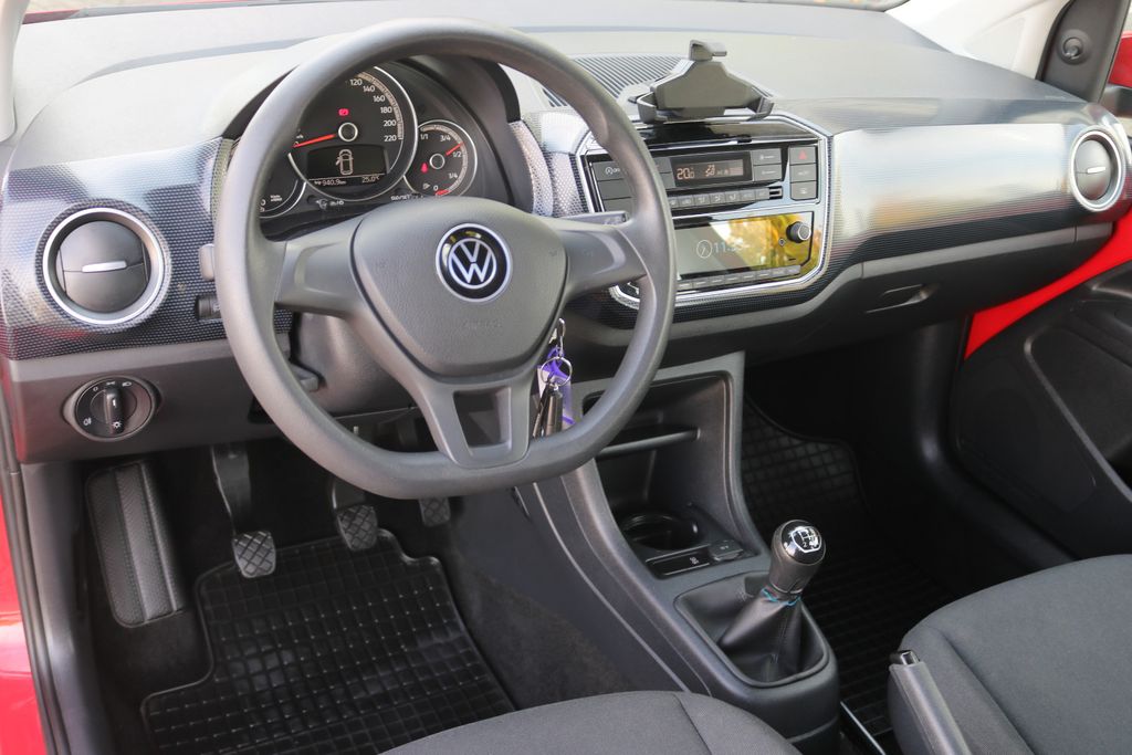 Volkswagen up! 2023 г. Красный, пробег 58230 км