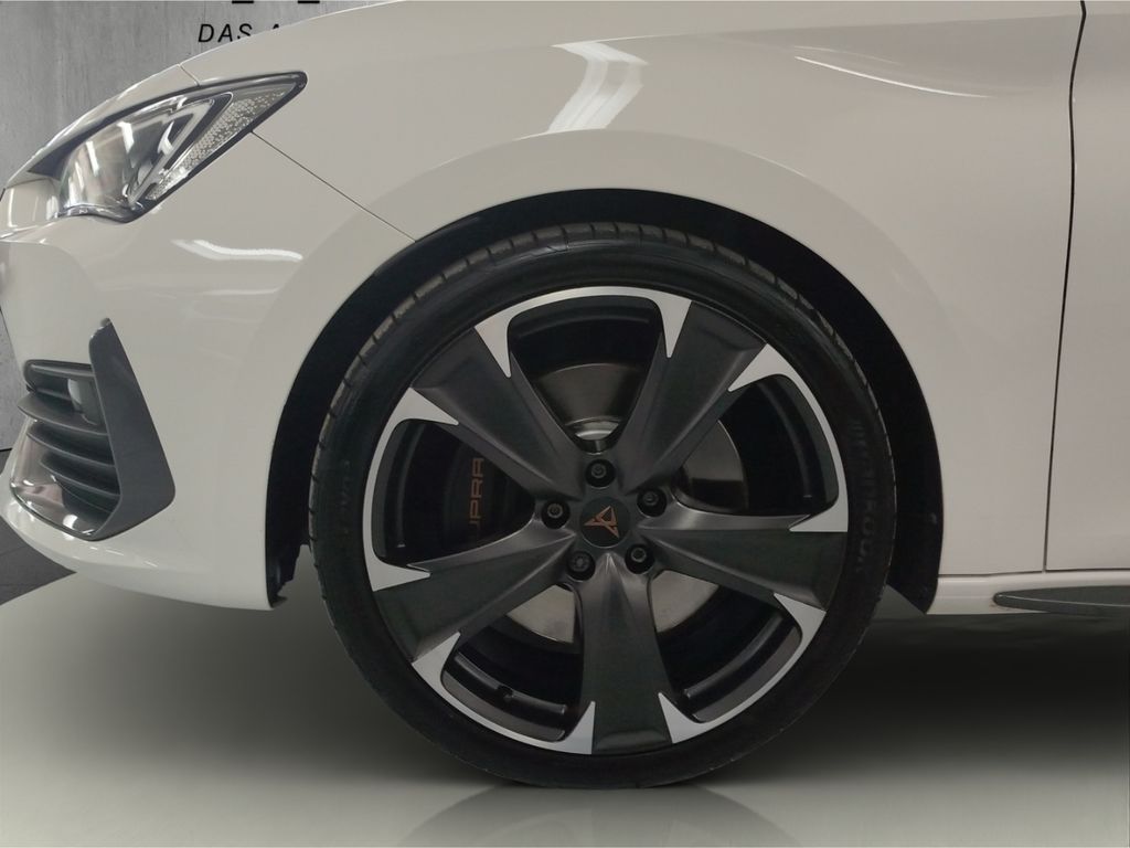 Cupra Leon 2023 г. Белый, пробег 26603 км