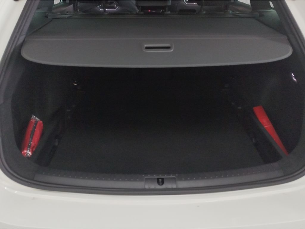 Cupra Leon 2023 г. Белый, пробег 26603 км