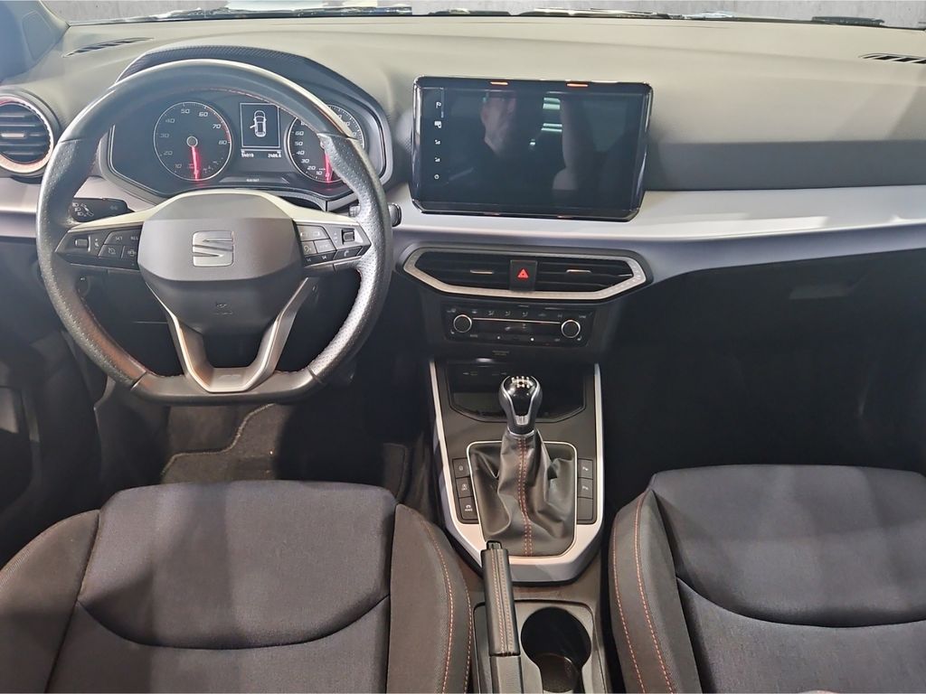 SEAT Arona 2023 г. Серый, пробег 52518 км