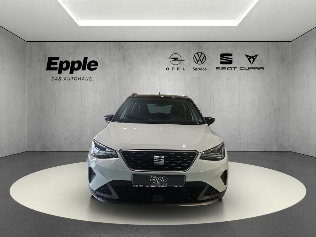 SEAT Arona 2023 г. Белый, пробег 44629 км