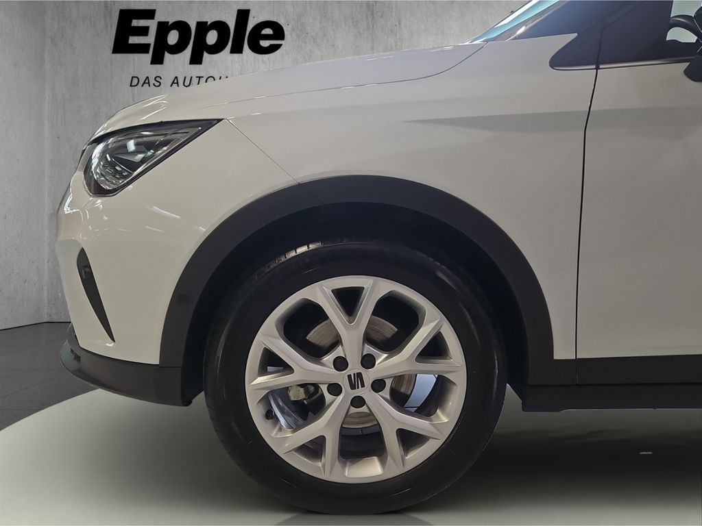 SEAT Arona 2023 г. Белый, пробег 44629 км