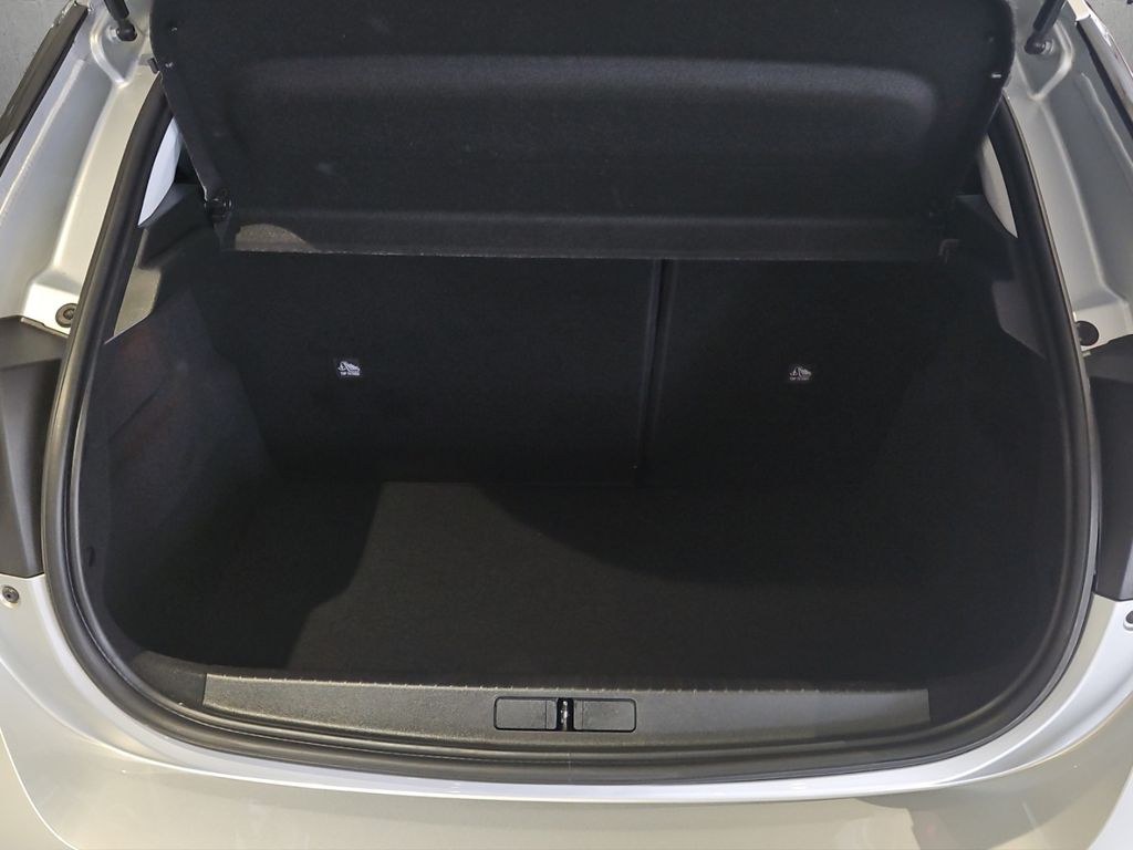 Opel Corsa 2023 г. Серебристый, пробег 59902 км