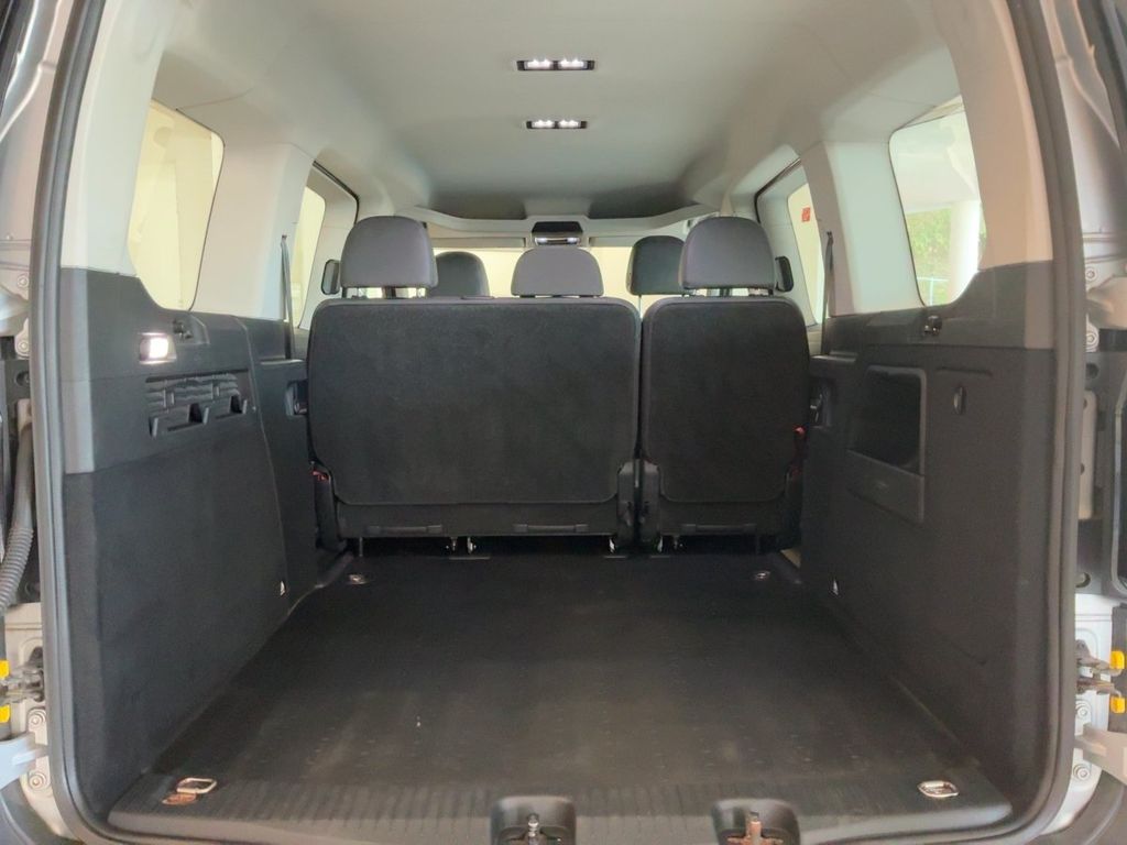 Volkswagen CADDY MAXI 2021 г. Серебристый, пробег 43490 км