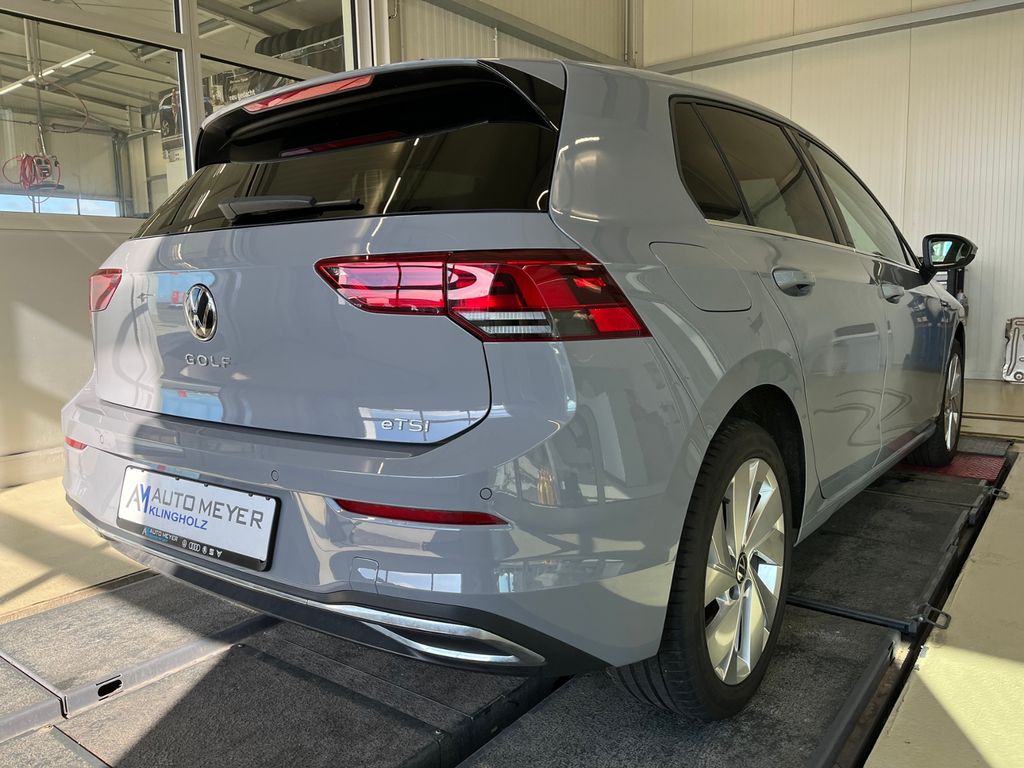 Volkswagen Golf 2024 г. Серый, пробег 42600 км