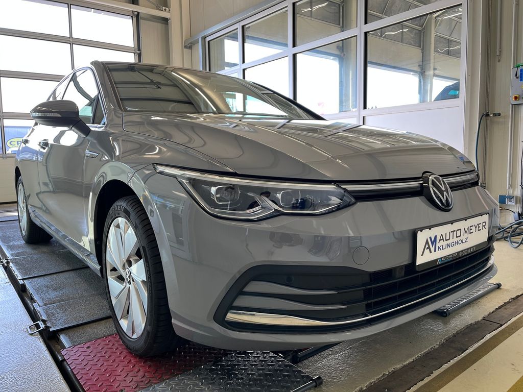 Volkswagen Golf 2024 г. Серый, пробег 42600 км