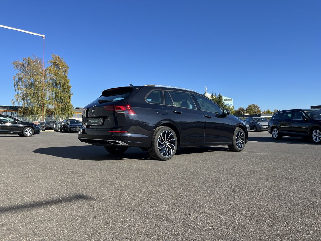 Volkswagen Golf 2023 г. Чёрный, пробег 49987 км