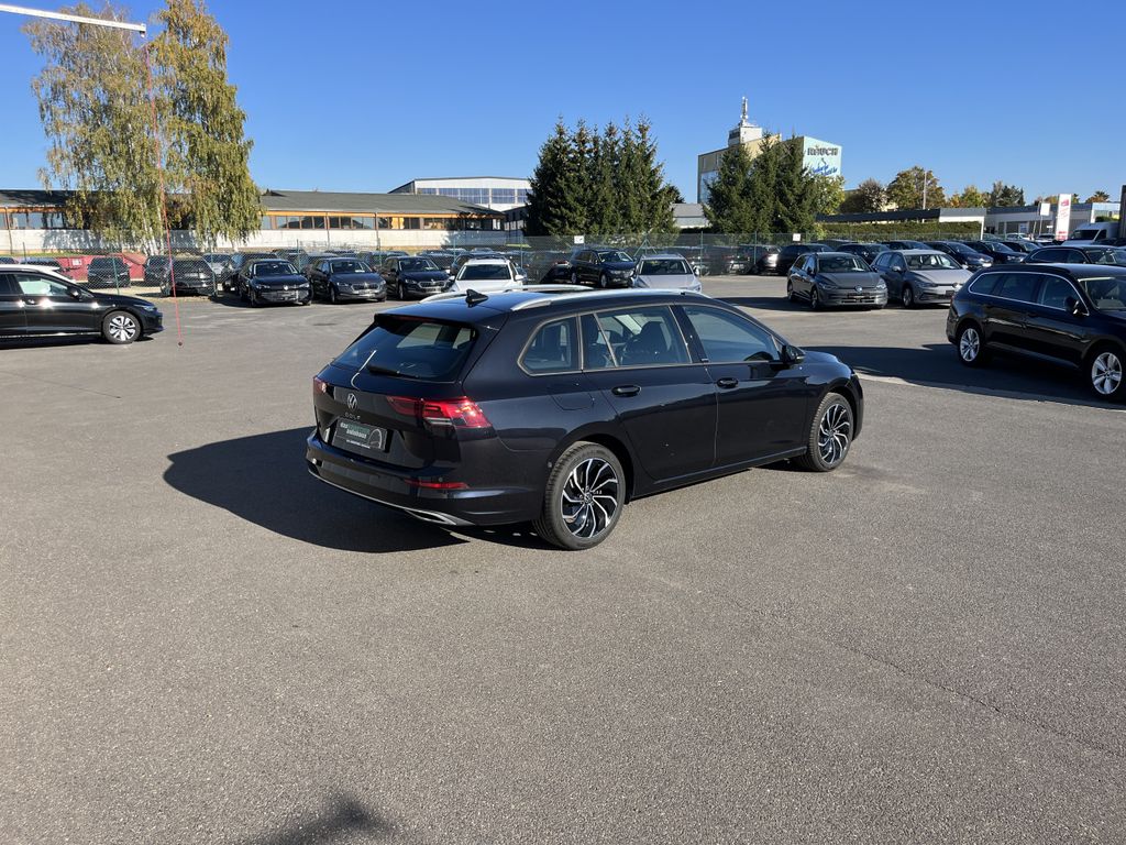 Volkswagen Golf 2023 г. Чёрный, пробег 49987 км