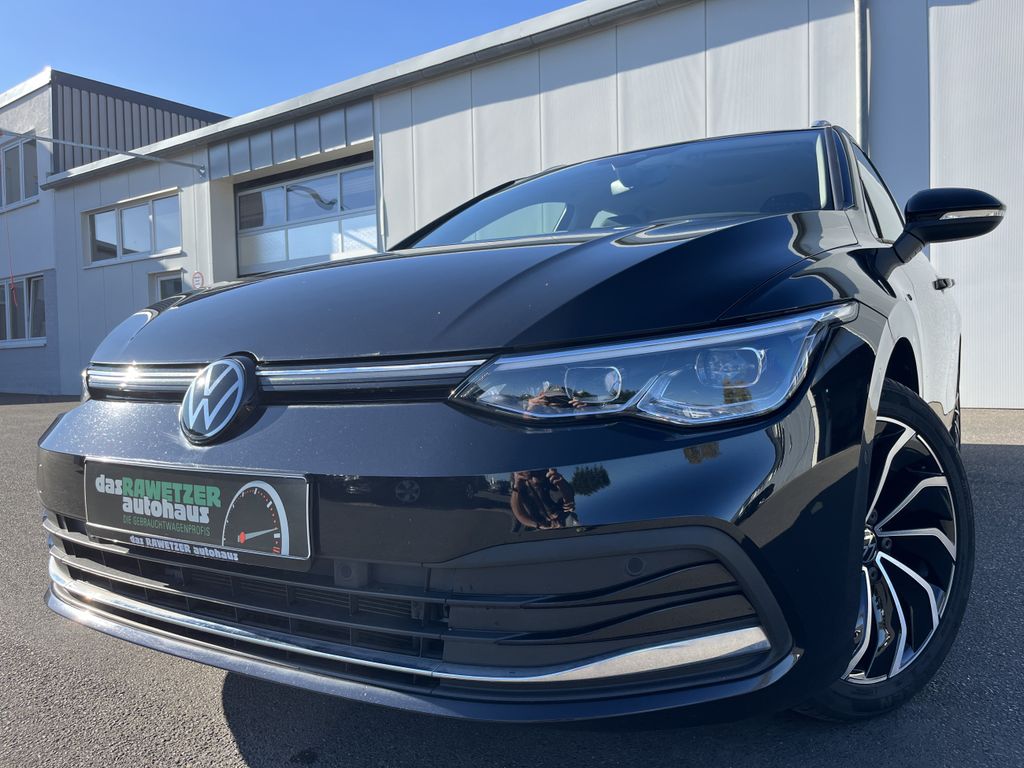 Volkswagen Golf 2023 г. Чёрный, пробег 49987 км