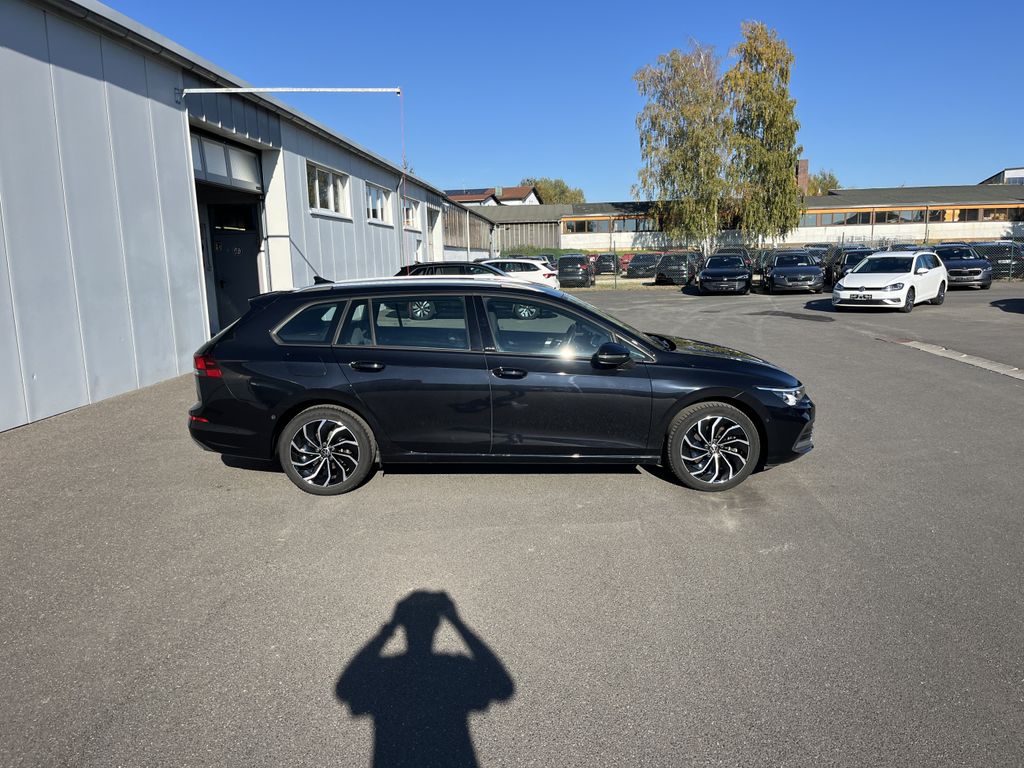 Volkswagen Golf 2023 г. Чёрный, пробег 49987 км