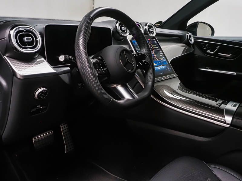 Mercedes-Benz GLC 300 2025 г. Чёрный, пробег 13736 км