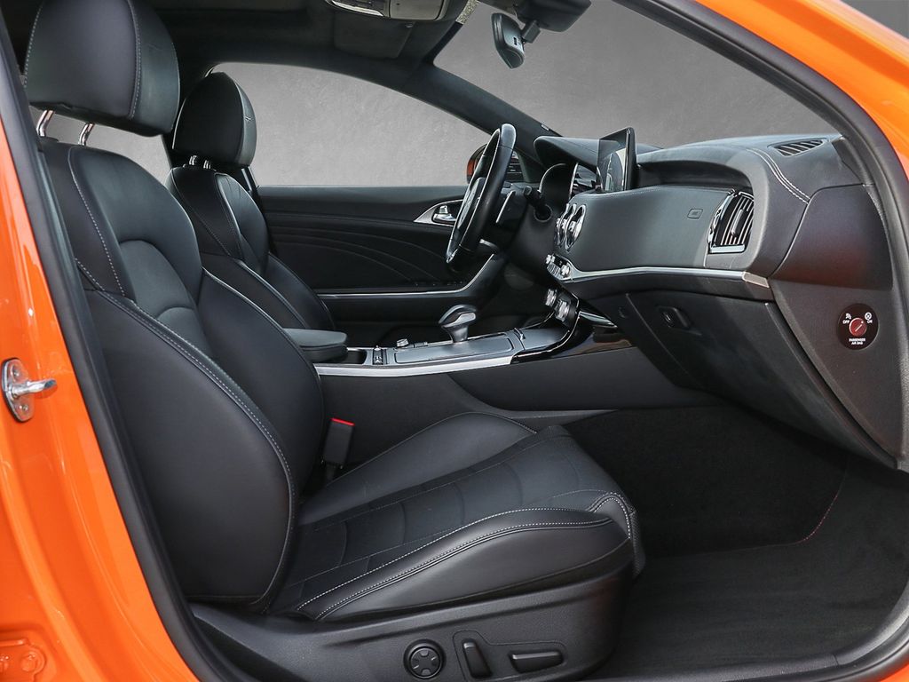 Kia Stinger 2022 г. Оранжевый, пробег 44671 км