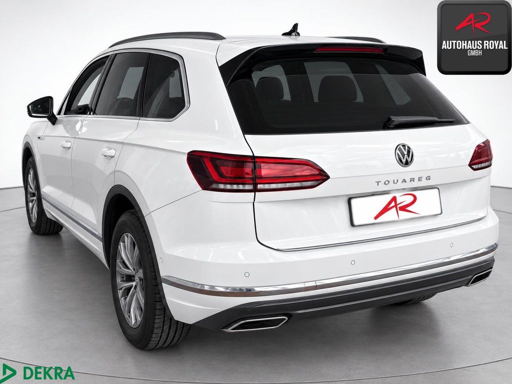 Volkswagen Touareg 2023 г. Белый, пробег 54107 км