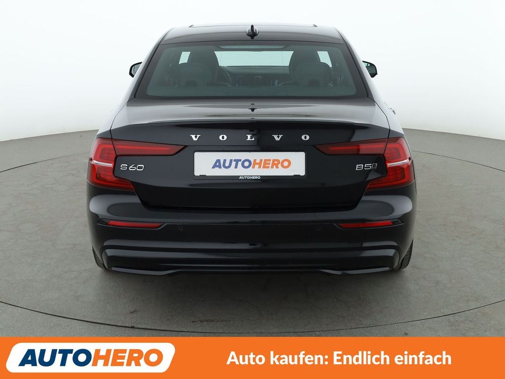 Volvo S60 2023 г. Чёрный, пробег 58584 км