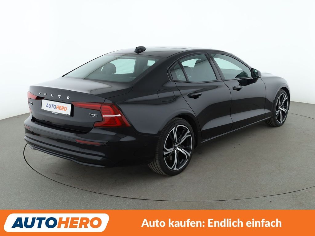 Volvo S60 2023 г. Чёрный, пробег 58584 км