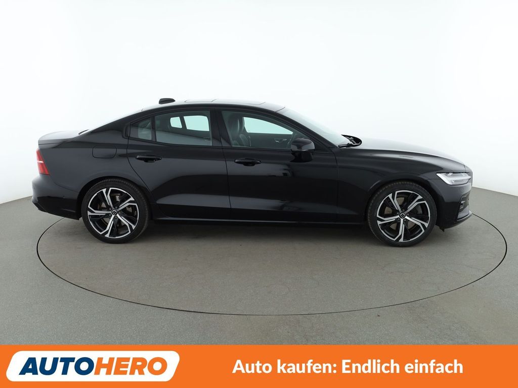 Volvo S60 2023 г. Чёрный, пробег 58584 км