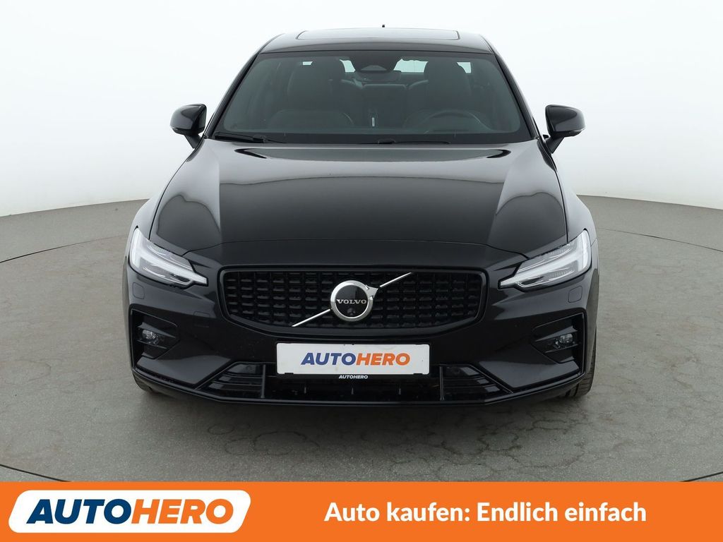 Volvo S60 2023 г. Чёрный, пробег 58584 км