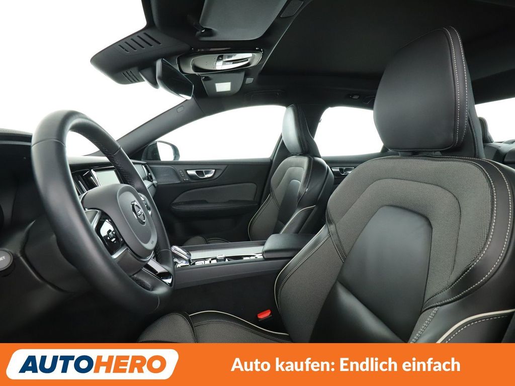 Volvo S60 2023 г. Чёрный, пробег 58584 км