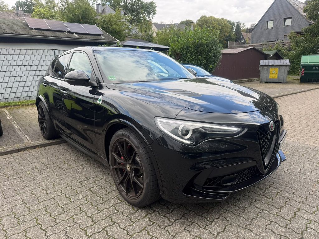 Alfa Romeo Stelvio 2022 г. Чёрный, пробег 18700 км