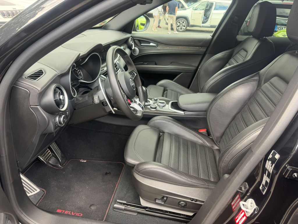 Alfa Romeo Stelvio 2022 г. Чёрный, пробег 18700 км