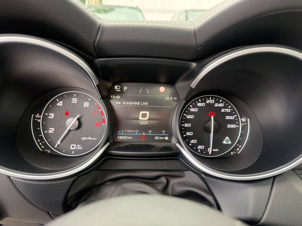 Alfa Romeo Stelvio 2022 г. Чёрный, пробег 18700 км