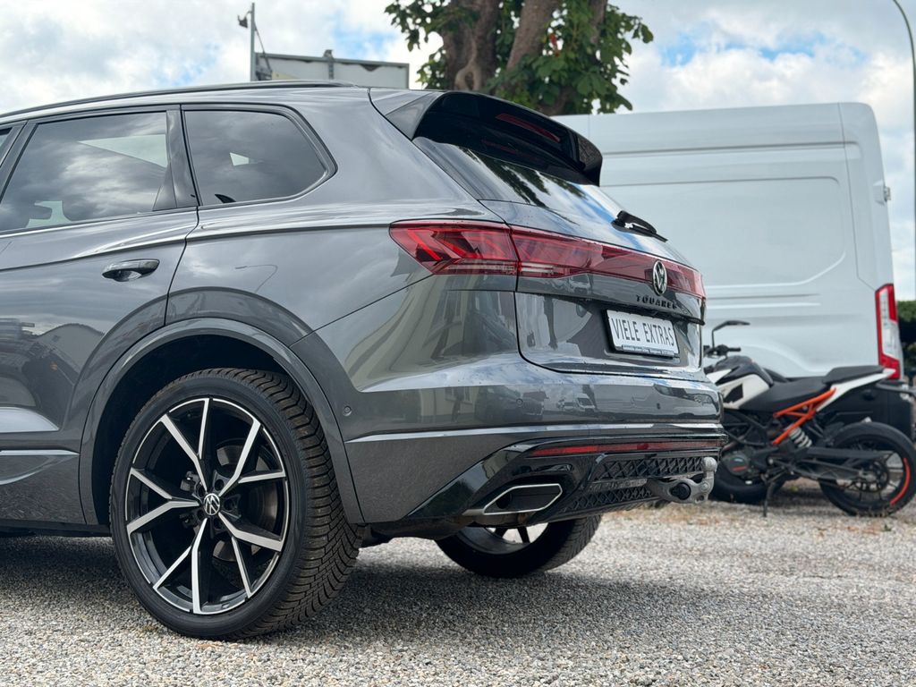 Volkswagen Touareg 2025 г. Серый, пробег 23990 км