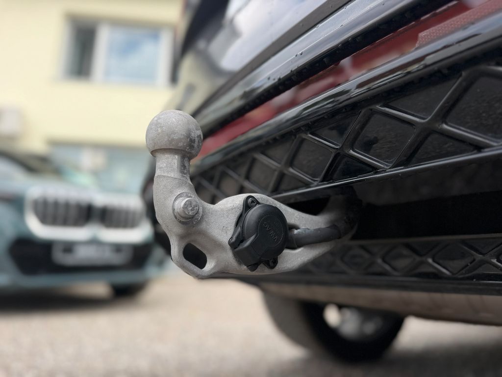 Volkswagen Touareg 2025 г. Серый, пробег 23990 км